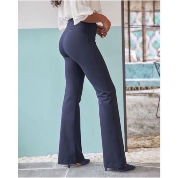 NWT*** SPANX pbp Hi Rise Flare Pants in Classic Navy - Size M - Picture 1 of 15